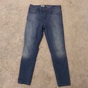 blue mossimo jeans.